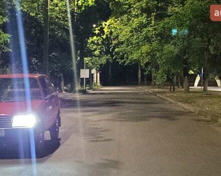 Красный ЗАЗ 1102 Таврия, объемом двигателя 1.1 л и пробегом 198 тыс. км за 828 $, фото 10 на Automoto.ua