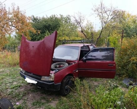 ЗАЗ 1102 Таврия 2002 в Днепре (Днепропетровске) на Automoto.ua Красный ЗАЗ 1102 Таврия, объемом двигателя 1.1 л и пробегом 300 тыс. км за 621 $, фото 6 на Automoto.ua