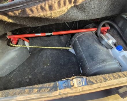 Красный ЗАЗ 1102 Таврия, объемом двигателя 1.2 л и пробегом 269 тыс. км за 750 $, фото 7 на Automoto.ua