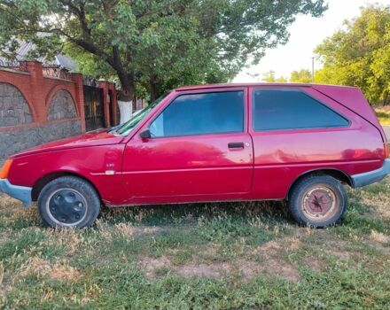 Красный ЗАЗ 1102 Таврия, объемом двигателя 1 л и пробегом 254 тыс. км за 572 $, фото 4 на Automoto.ua