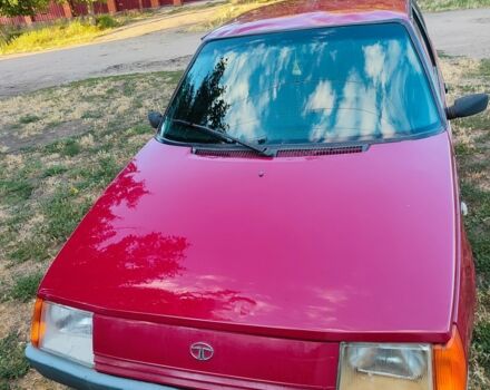 Красный ЗАЗ 1102 Таврия, объемом двигателя 1 л и пробегом 254 тыс. км за 572 $, фото 5 на Automoto.ua