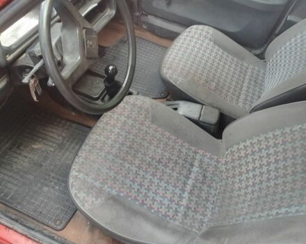 Красный ЗАЗ 1102 Таврия, объемом двигателя 1 л и пробегом 160 тыс. км за 335 $, фото 5 на Automoto.ua