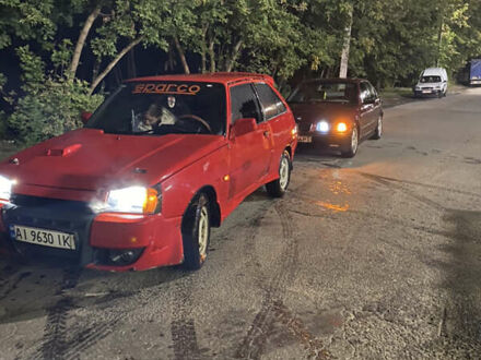 ЗАЗ 1102 Таврія 1992 у Смеле на Automoto.ua Червоний ЗАЗ 1102 Таврія, об'ємом двигуна 1.1 л та пробігом 130 тис. км за 1100 $, фото 1 на Automoto.ua