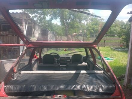 ЗАЗ 1102 Таврія 1993 у Дніпро (Дніпропетровську) на Automoto.ua Червоний ЗАЗ 1102 Таврія, об'ємом двигуна 1 л та пробігом 150 тис. км за 291 $, фото 1 на Automoto.ua