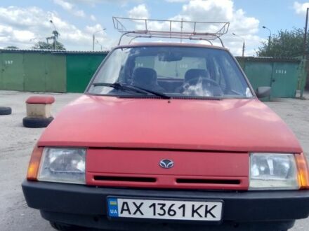 ЗАЗ 1102 Таврия 1993 в Харькове на Automoto.ua Красный ЗАЗ 1102 Таврия, объемом двигателя 1.1 л и пробегом 72 тыс. км за 966 $, фото 1 на Automoto.ua