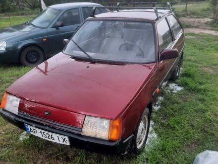 Красный ЗАЗ 1102 Таврия, объемом двигателя 1.1 л и пробегом 100 тыс. км за 750 $, фото 1 на Automoto.ua