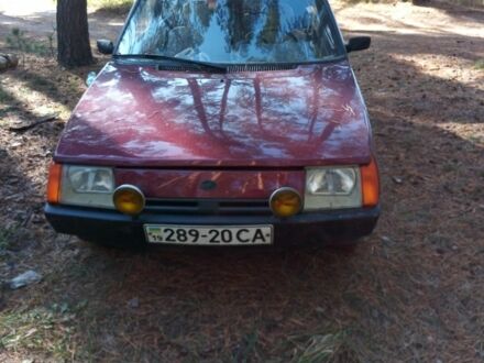 ЗАЗ 1102 Таврия 1999 в Глухове на Automoto.ua Красный ЗАЗ 1102 Таврия, объемом двигателя 1.1 л и пробегом 60 тыс. км за 850 $, фото 1 на Automoto.ua