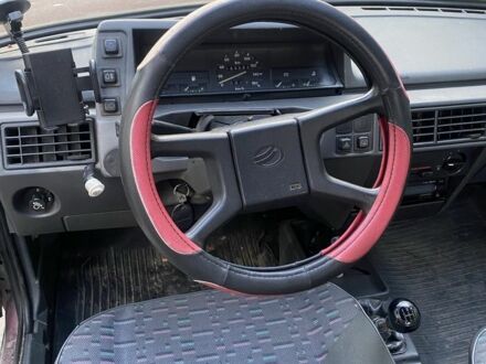 ЗАЗ 1102 Таврія 1999 у Дніпро (Дніпропетровську) на Automoto.ua Червоний ЗАЗ 1102 Таврія, об'ємом двигуна 1.1 л та пробігом 186 тис. км за 630 $, фото 1 на Automoto.ua