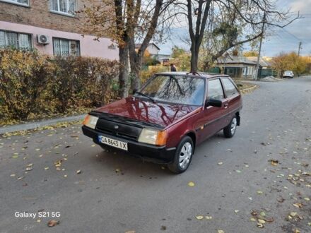 Красный ЗАЗ 1102 Таврия, объемом двигателя 1.1 л и пробегом 155 тыс. км за 1099 $, фото 1 на Automoto.ua