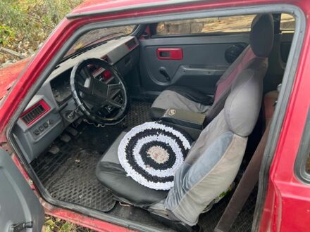 ЗАЗ 1102 Таврия 2002 в Краматорске на Automoto.ua Красный ЗАЗ 1102 Таврия, объемом двигателя 0 л и пробегом 123 тыс. км за 601 $, фото 1 на Automoto.ua