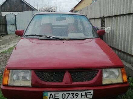 ЗАЗ 1102 Таврия 2004 в Каменское - Днепродзержинск на Automoto.ua Красный ЗАЗ 1102 Таврия, объемом двигателя 1.1 л и пробегом 180 тыс. км за 500 $, фото 1 на Automoto.ua