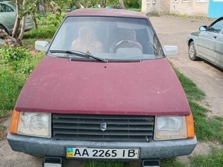 ЗАЗ 1102 Таврия 2004 в Черкассах на Automoto.ua Красный ЗАЗ 1102 Таврия, объемом двигателя 1 л и пробегом 2 тыс. км за 387 $, фото 1 на Automoto.ua