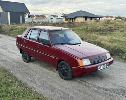 ЗАЗ 1102 Таврия 2004 в Боярка на Automoto.ua Красный ЗАЗ 1102 Таврия, объемом двигателя 1.2 л и пробегом 160 тыс. км за 800 $, фото 1 на Automoto.ua