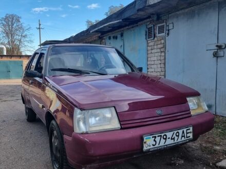 ЗАЗ 1102 Таврия 2005 в Кривом Роге на Automoto.ua Красный ЗАЗ 1102 Таврия, объемом двигателя 0 л и пробегом 190 тыс. км за 1015 $, фото 1 на Automoto.ua
