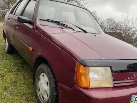 Червоний ЗАЗ 1102 Таврія, об'ємом двигуна 1.2 л та пробігом 1 тис. км за 800 $, фото 1 на Automoto.ua