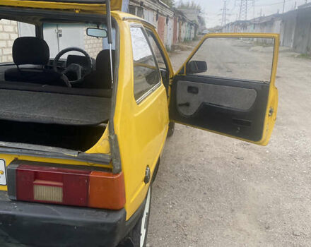 Жовтий ЗАЗ 1102 Таврія, об'ємом двигуна 1.1 л та пробігом 300 тис. км за 799 $, фото 12 на Automoto.ua