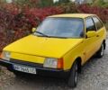 Желтый ЗАЗ 1102 Таврия, объемом двигателя 1.1 л и пробегом 300 тыс. км за 797 $, фото 1 на Automoto.ua