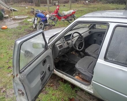 Серый ЗАЗ 1102 Таврия, объемом двигателя 0 л и пробегом 1000 тыс. км за 709 $, фото 4 на Automoto.ua