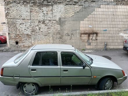 ЗАЗ 1102 Таврия 2007 в Киеве на Automoto.ua Серый ЗАЗ 1102 Таврия, объемом двигателя 1 л и пробегом 65 тыс. км за 800 $, фото 1 на Automoto.ua