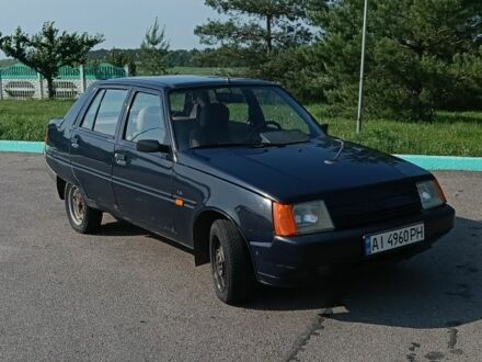 ЗАЗ 1102 Таврія 2001 у Белой Церкве на Automoto.ua Синій ЗАЗ 1102 Таврія, об'ємом двигуна 1.2 л та пробігом 188 тис. км за 800 $, фото 1 на Automoto.ua