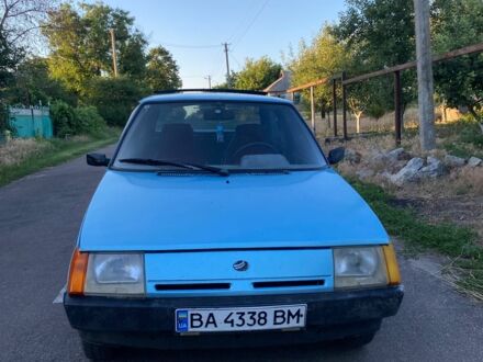 ЗАЗ 1102 Таврія 2003 у Новоукраинке на Automoto.ua Синій ЗАЗ 1102 Таврія, об'ємом двигуна 1.2 л та пробігом 20 тис. км за 697 $, фото 1 на Automoto.ua