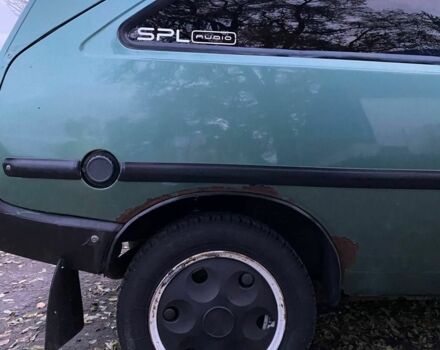 Зелений ЗАЗ 1102 Таврія, об'ємом двигуна 1.2 л та пробігом 152 тис. км за 800 $, фото 6 на Automoto.ua