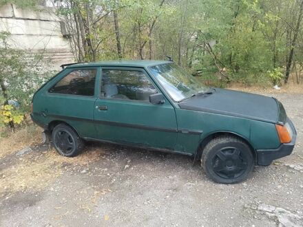 ЗАЗ 1102 Таврия 1988 в Запорожье на Automoto.ua Зеленый ЗАЗ 1102 Таврия, объемом двигателя 1.1 л и пробегом 97 тыс. км за 500 $, фото 1 на Automoto.ua