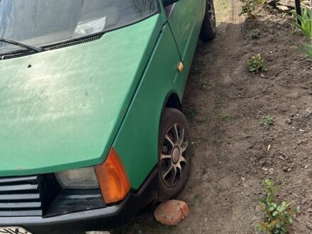 ЗАЗ 1102 Таврія 1990 у Голованевске на Automoto.ua Зелений ЗАЗ 1102 Таврія, об'ємом двигуна 1.2 л та пробігом 300 тис. км за 500 $, фото 1 на Automoto.ua