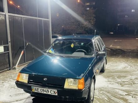ЗАЗ 1102 Таврия 2001 в Каменское - Днепродзержинск на Automoto.ua Зеленый ЗАЗ 1102 Таврия, объемом двигателя 1.2 л и пробегом 180 тыс. км за 526 $, фото 1 на Automoto.ua