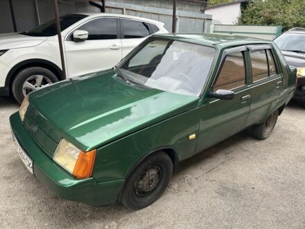 ЗАЗ 1102 Таврия 2001 в Харькове на Automoto.ua Зеленый ЗАЗ 1102 Таврия, объемом двигателя 1 л и пробегом 150 тыс. км за 600 $, фото 1 на Automoto.ua