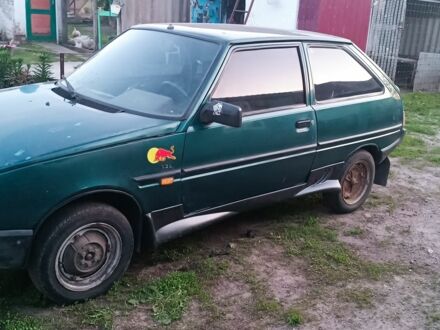 ЗАЗ 1102 Таврія 2001 у Прилуках на Automoto.ua Зелений ЗАЗ 1102 Таврія, об'ємом двигуна 1.2 л та пробігом 157 тис. км за 800 $, фото 1 на Automoto.ua