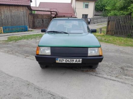 ЗАЗ 1102 Таврия 2004 в Запорожье на Automoto.ua Зеленый ЗАЗ 1102 Таврия, объемом двигателя 1.2 л и пробегом 100 тыс. км за 770 $, фото 1 на Automoto.ua