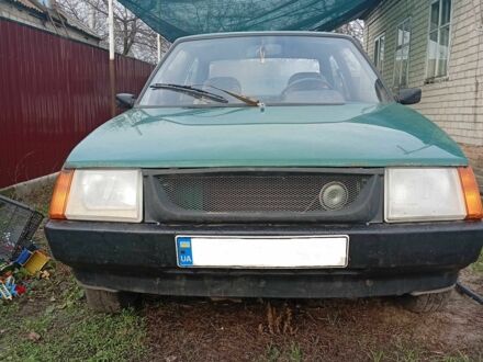 Зеленый ЗАЗ 1102 Таврия, объемом двигателя 1.1 л и пробегом 65 тыс. км за 700 $, фото 1 на Automoto.ua