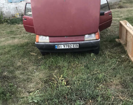 Красный ЗАЗ 1102 Таврия-Нова, объемом двигателя 1.09 л и пробегом 100 тыс. км за 700 $, фото 4 на Automoto.ua
