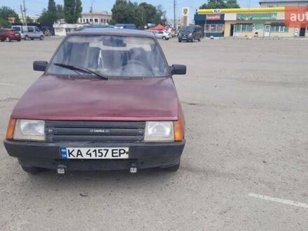 ЗАЗ 1102 Таврия-Нова 1998 у Києві на Automoto.ua Червоний ЗАЗ 1102 Таврия-Нова, об'ємом двигуна 1.1 л та пробігом 60 тис. км за 606 $, фото 1 на Automoto.ua