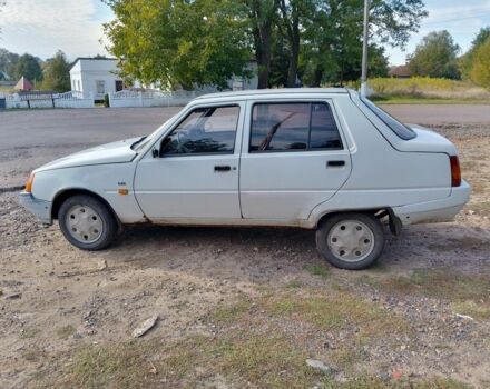 ЗАЗ 1103 Славута 2001 в Прилуках на Automoto.ua Белый ЗАЗ 1103 Славута, объемом двигателя 1 л и пробегом 89 тыс. км за 1200 $, фото 1 на Automoto.ua