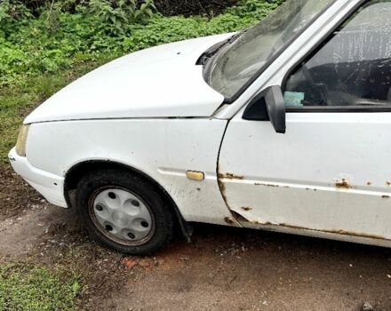 Белый ЗАЗ 1103 Славута, объемом двигателя 1.2 л и пробегом 500 тыс. км за 400 $, фото 2 на Automoto.ua