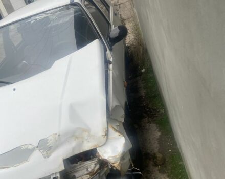 Белый ЗАЗ 1103 Славута, объемом двигателя 1.2 л и пробегом 300 тыс. км за 300 $, фото 2 на Automoto.ua