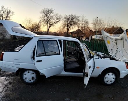 Белый ЗАЗ 1103 Славута, объемом двигателя 1.2 л и пробегом 11 тыс. км за 2000 $, фото 3 на Automoto.ua