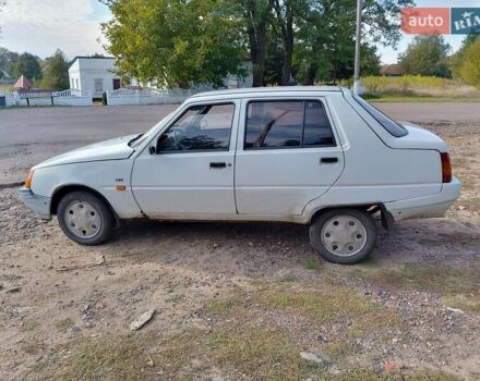 ЗАЗ 1103 Славута 2001 в Прилуках на Automoto.ua Белый ЗАЗ 1103 Славута, объемом двигателя 1.2 л и пробегом 89 тыс. км за 1200 $, фото 7 на Automoto.ua