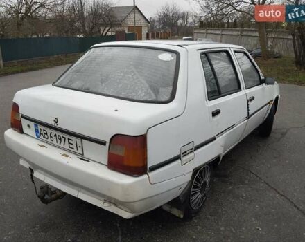Белый ЗАЗ 1103 Славута, объемом двигателя 1.2 л и пробегом 165 тыс. км за 650 $, фото 2 на Automoto.ua