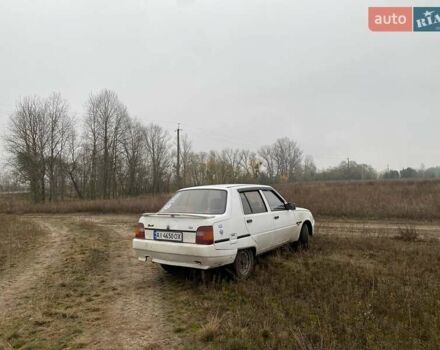 Белый ЗАЗ 1103 Славута, объемом двигателя 1.2 л и пробегом 80 тыс. км за 800 $, фото 5 на Automoto.ua