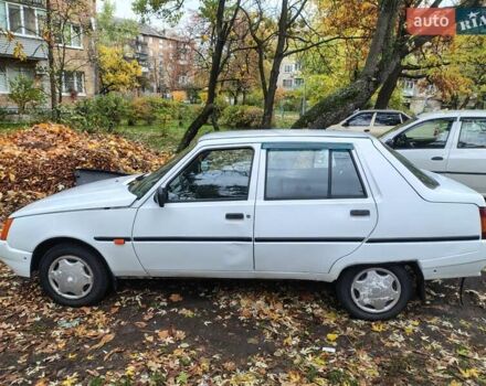 ЗАЗ 1103 Славута 2005 у Києві на Automoto.ua Білий ЗАЗ 1103 Славута, об'ємом двигуна 1.2 л та пробігом 99 тис. км за 850 $, фото 5 на Automoto.ua