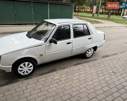 Белый ЗАЗ 1103 Славута, объемом двигателя 1.2 л и пробегом 180 тыс. км за 750 $, фото 6 на Automoto.ua