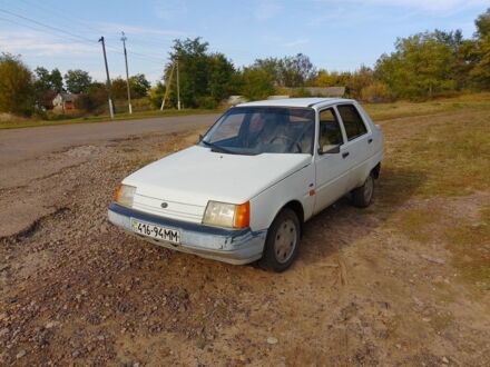 ЗАЗ 1103 Славута 2001 в Прилуках на Automoto.ua Белый ЗАЗ 1103 Славута, объемом двигателя 1 л и пробегом 89 тыс. км за 1200 $, фото 1 на Automoto.ua