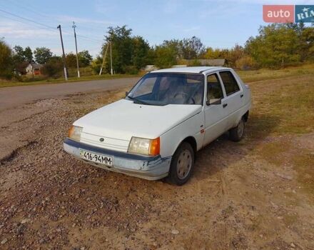 ЗАЗ 1103 Славута 2001 в Прилуках на Automoto.ua Белый ЗАЗ 1103 Славута, объемом двигателя 1.2 л и пробегом 89 тыс. км за 1200 $, фото 1 на Automoto.ua