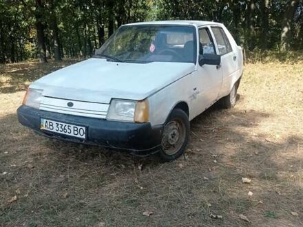 ЗАЗ 1103 Славута 2002 в Хмельнике на Automoto.ua Белый ЗАЗ 1103 Славута, объемом двигателя 1.2 л и пробегом 263 тыс. км за 650 $, фото 1 на Automoto.ua