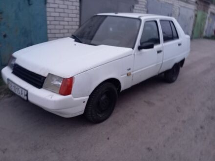 ЗАЗ 1103 Славута 2003 в Чернигове на Automoto.ua Белый ЗАЗ 1103 Славута, объемом двигателя 1.2 л и пробегом 111 тыс. км за 532 $, фото 1 на Automoto.ua