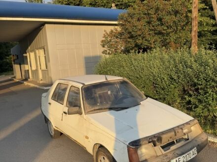 ЗАЗ 1103 Славута 2005 в Днепре (Днепропетровске) на Automoto.ua Белый ЗАЗ 1103 Славута, объемом двигателя 0 л и пробегом 150 тыс. км за 302 $, фото 1 на Automoto.ua