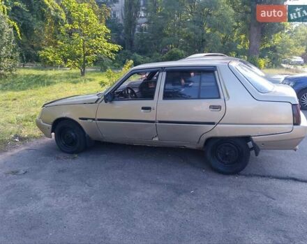 Бежевый ЗАЗ 1103 Славута, объемом двигателя 1.2 л и пробегом 250 тыс. км за 600 $, фото 6 на Automoto.ua